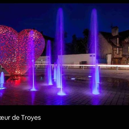 Superbe T2 De Caractere Au Centre Classe 3 Etoiles Труа Экстерьер фото